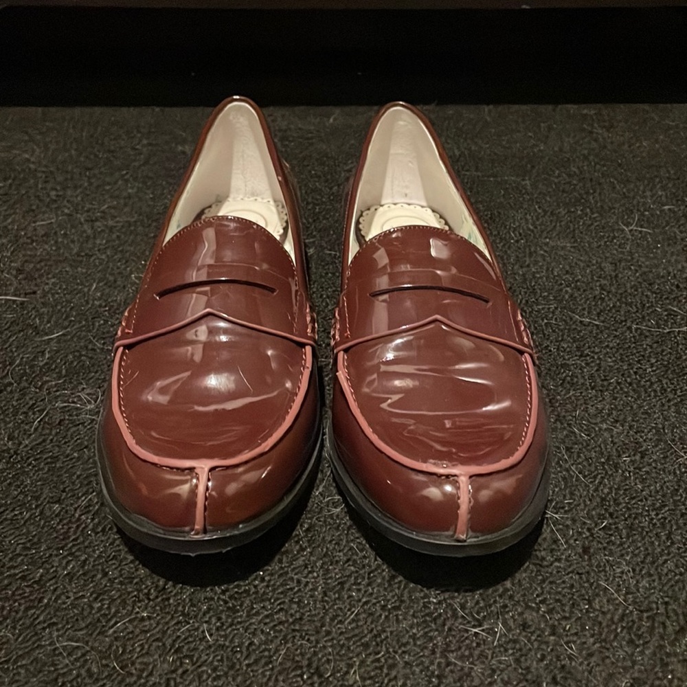 TRIOMPHE LOAFERS IN MAROON RED PATENT CALFSKIN